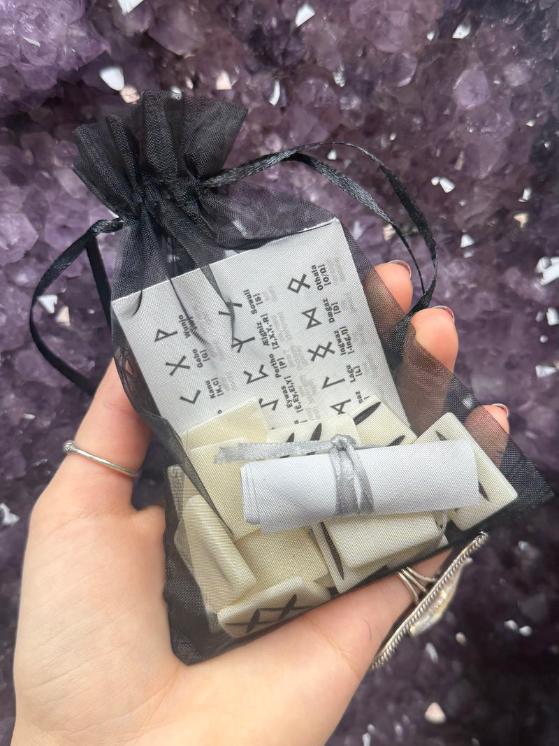Carved Bone Rune Set – Witch's Way Craft - Thirteen Circles