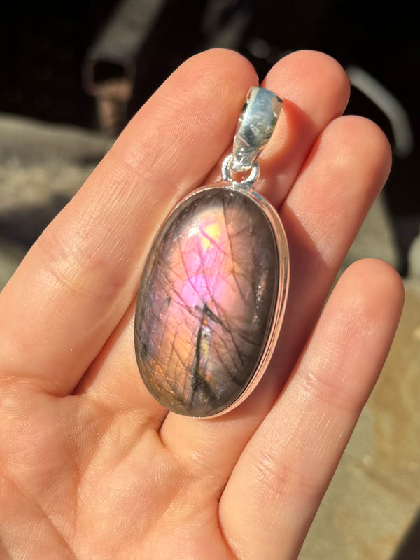 Sterling Silver Labradorite Oval Pendant