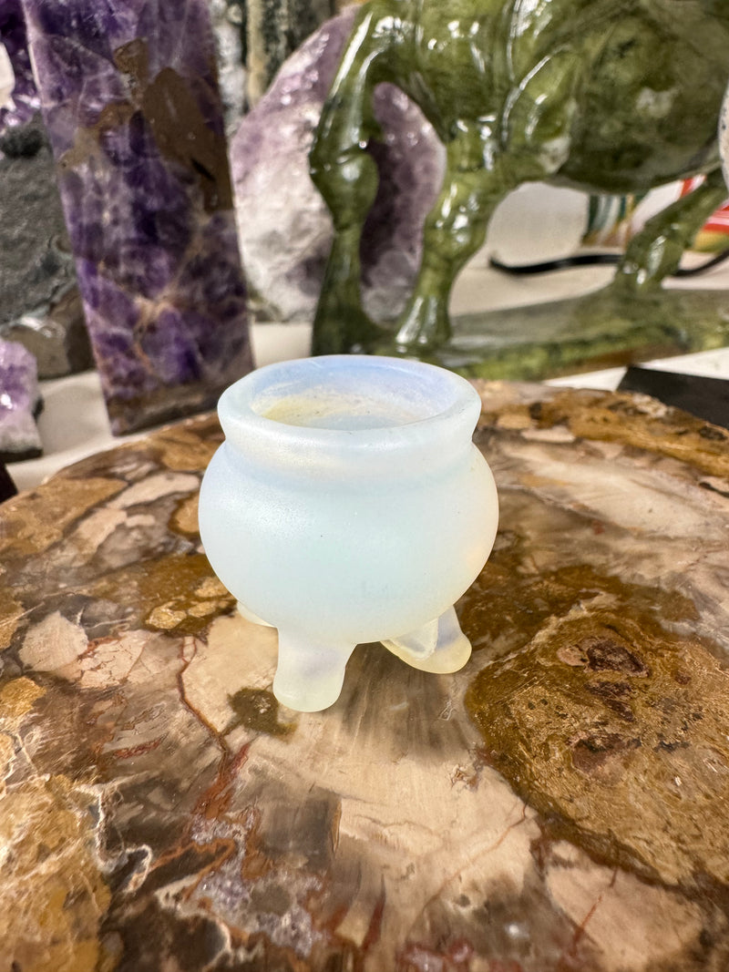 Mini Crystal Cauldron (Choose your stone type)