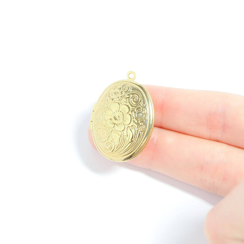 18K Gold PVD Stainless Steel Textured Oval Locket Pendant: Gold